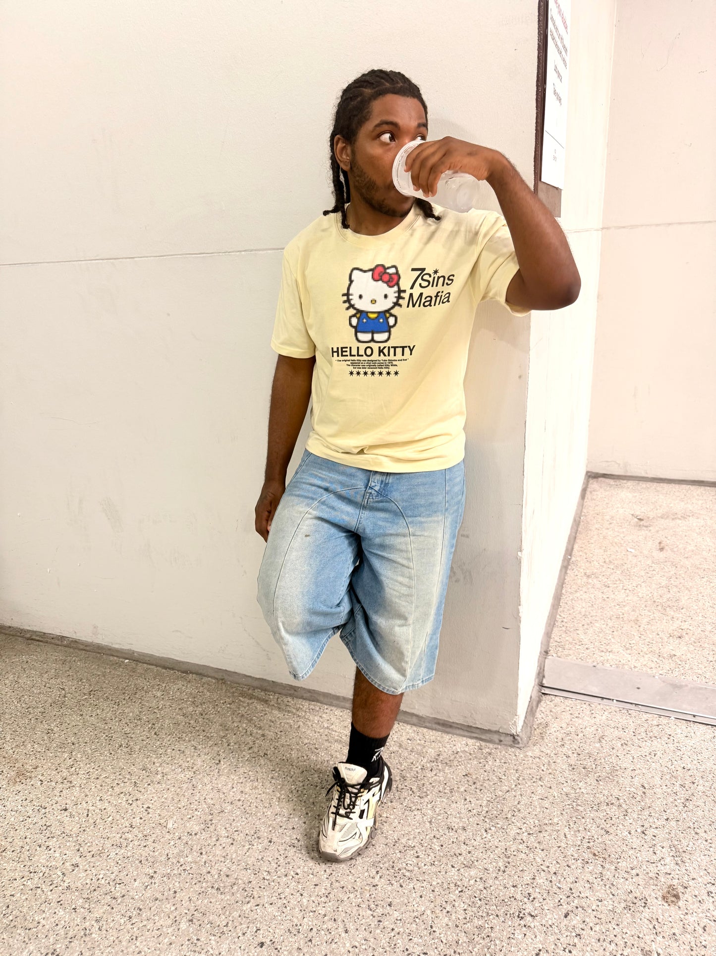 HELLO KITTY DROP SHOULDER TEE