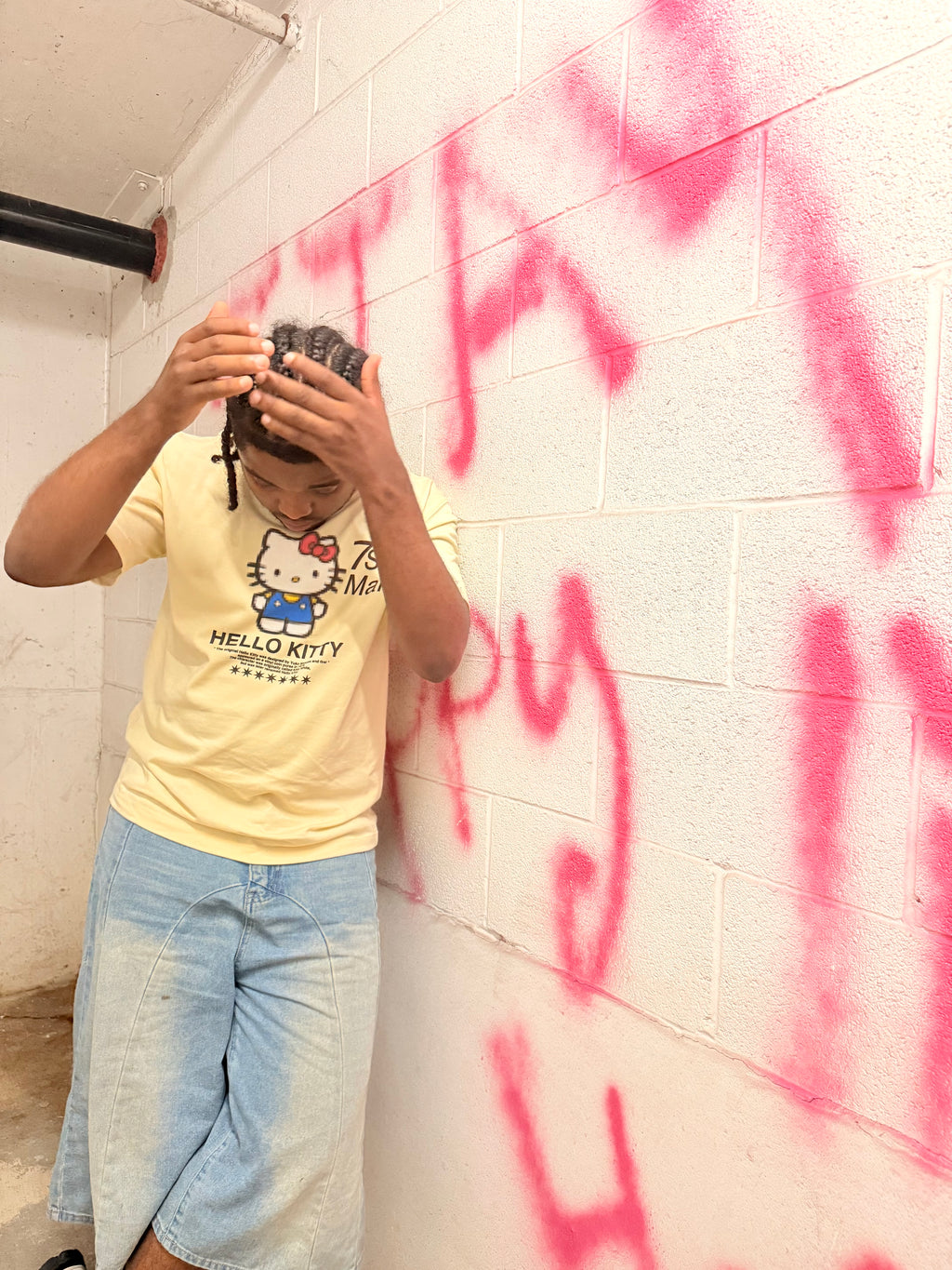 HELLO KITTY DROP SHOULDER TEE